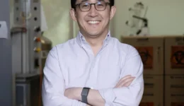 Gabe-Kwong-lab-portrait-crop-3678-sq